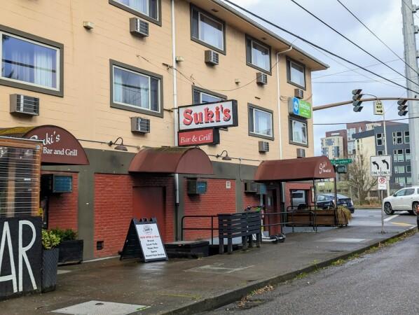 Best Sports Bars in Portland - Sukis Bar & Grill