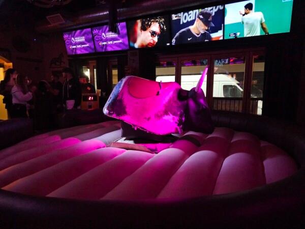 Best Sports Bars in Morristown - Horseshoe Tavern