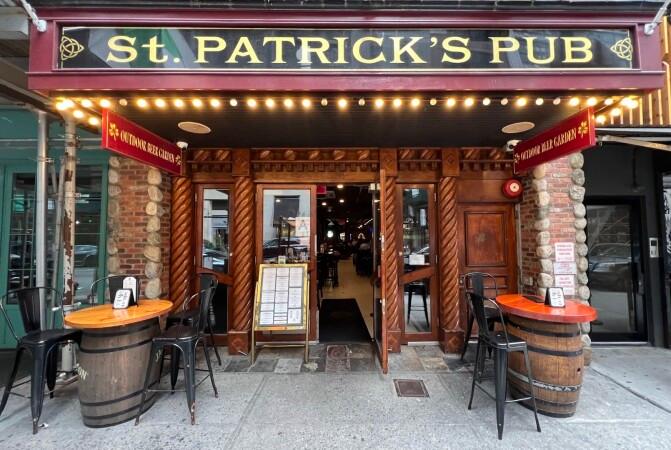 Best Sports Bars in New York - St Pats Pub Nyc
