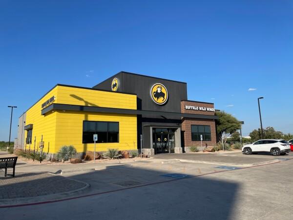 Best Sports Bars in Abilene - Buffalo Wild Wings @ Abilene, Tx - E Overland Trl.