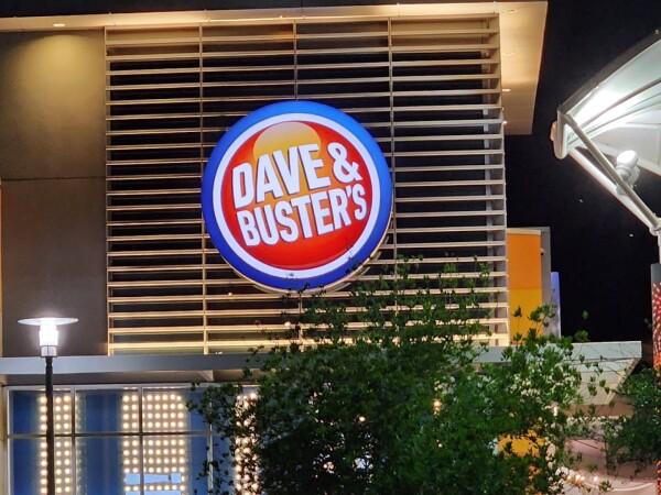 Best Sports Bars in Las Vegas - Dave & Busters @ Summerlin