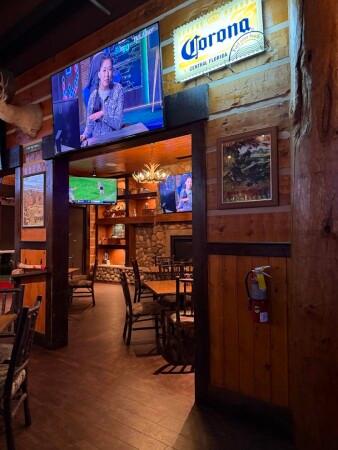 Best Sports Bars in Orlando - Twin Peaks Restaurant @ Lake Buena Vista