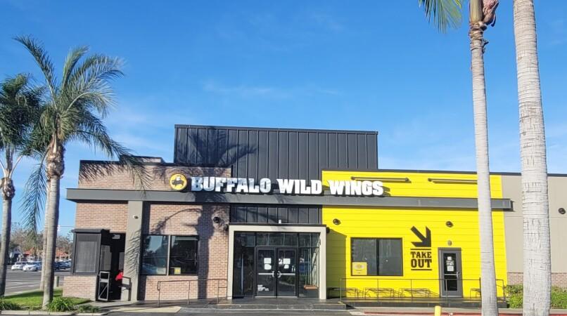 Best Sports Bars in Santa Ana - Buffalo Wild Wings @ Santa Ana, Ca - Bristol Center