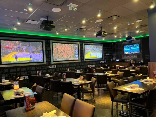 Best Sports Bars in Carlsbad - Dave & Busters @ Carlsbad