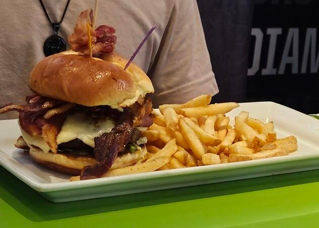Best Sports Bars in Tucson - Dave & Busters @ Tucson