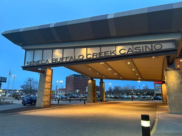 Best Sports Bars in Buffalo - Seneca Buffalo Creek Casino Lounge