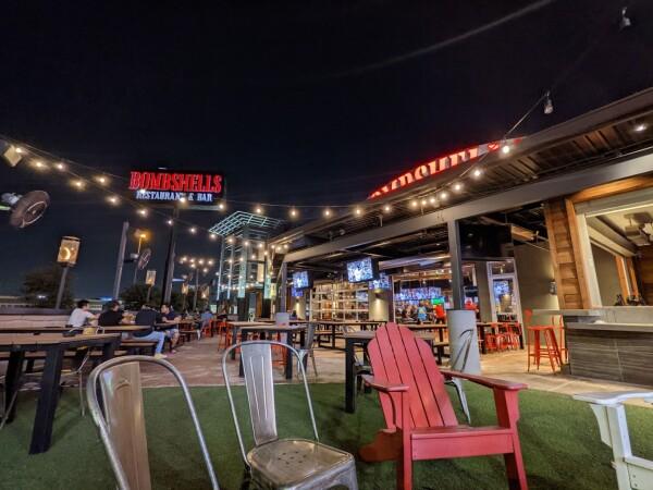 Best Sports Bars in Houston - Bombshells @ 290