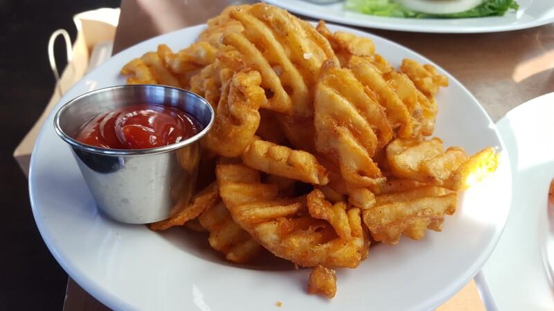 Best Sports Bars in New York - Phebes Tavern & Grill