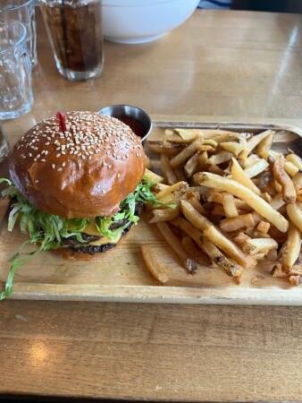 Best Sports Bars in New York - Phebes Tavern & Grill