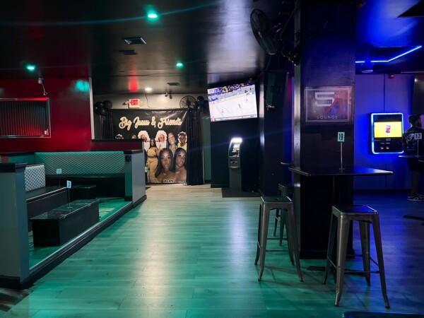 Best Sports Bars in Philadelphia - 5Th Street Lounge