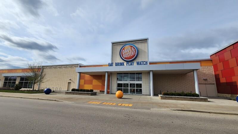 Best Sports Bars in Madison - Dave & Busters @ Madison