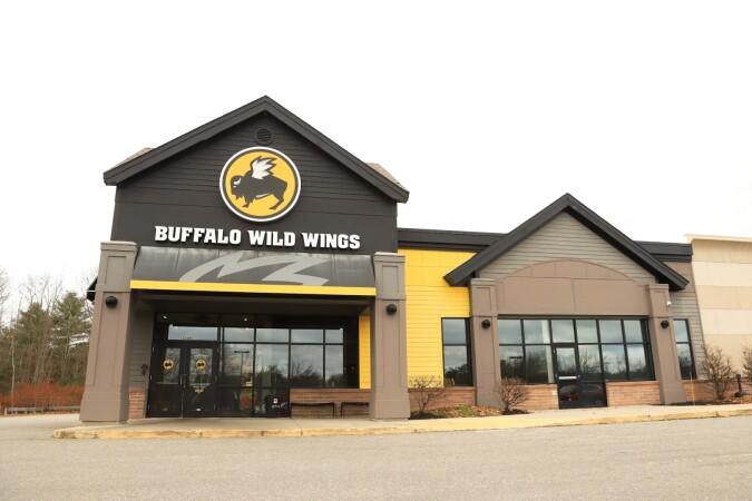 Best Sports Bars in Topsham - Buffalo Wild Wings @ Topsham, Me