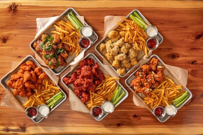 Best Sports Bars in Toledo - Twin Peaks Restaurant @ Toledo