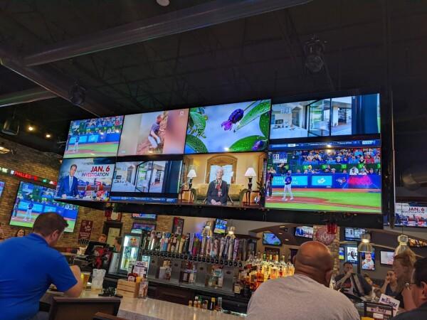 Best Sports Bars in Roselle - Rookies Sports Bar @ Roselle