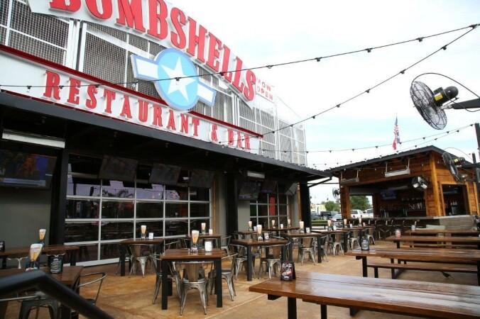 Best Sports Bars in Katy - Bombshells @ Katy Frwy