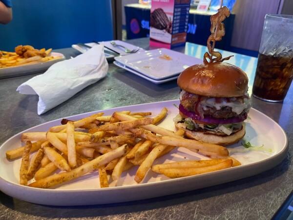 Best Sports Bars in Shenandoah - Dave & Busters @ Shenandoah