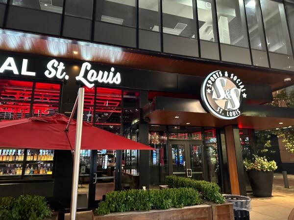 Best Sports Bars in St. Louis - Sports & Social @ St Louis