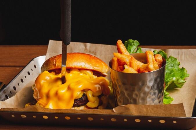 Best Sports Bars in Arlington - Bombshells @ Arlington