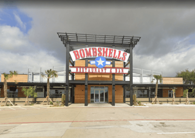 Best Sports Bars in Arlington - Bombshells @ Arlington