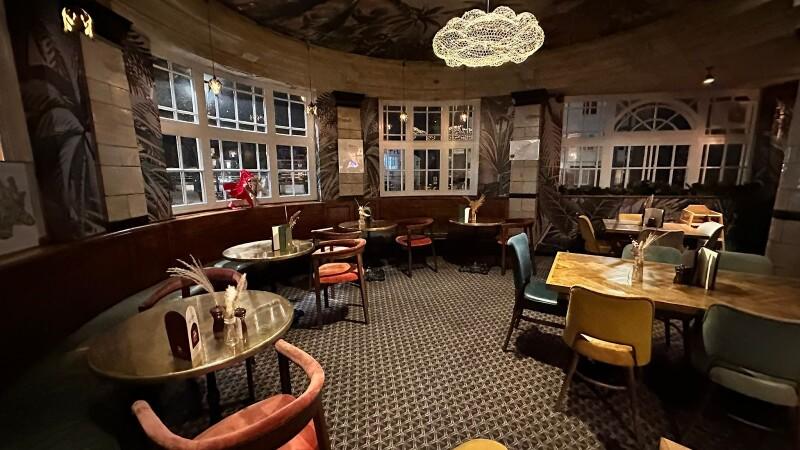 Best Sports Bars in London - Manor Arms