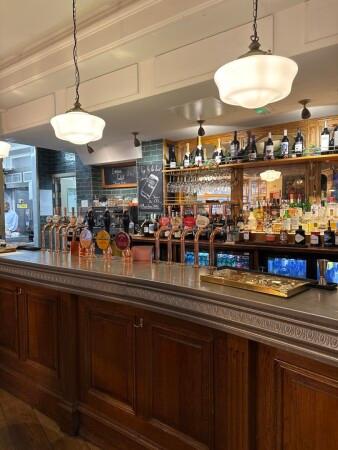 Best Sports Bars in London - Manor Arms