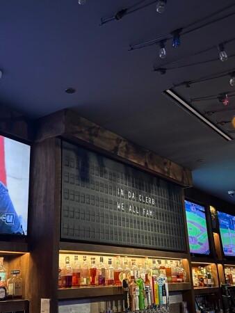 Best Sports Bars in Chicago - Barstool River North