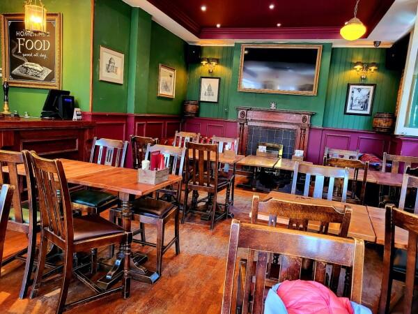 Best Sports Bars in Covent Garden - Crown & Anchor