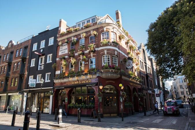 Best Sports Bars in Covent Garden - Crown & Anchor