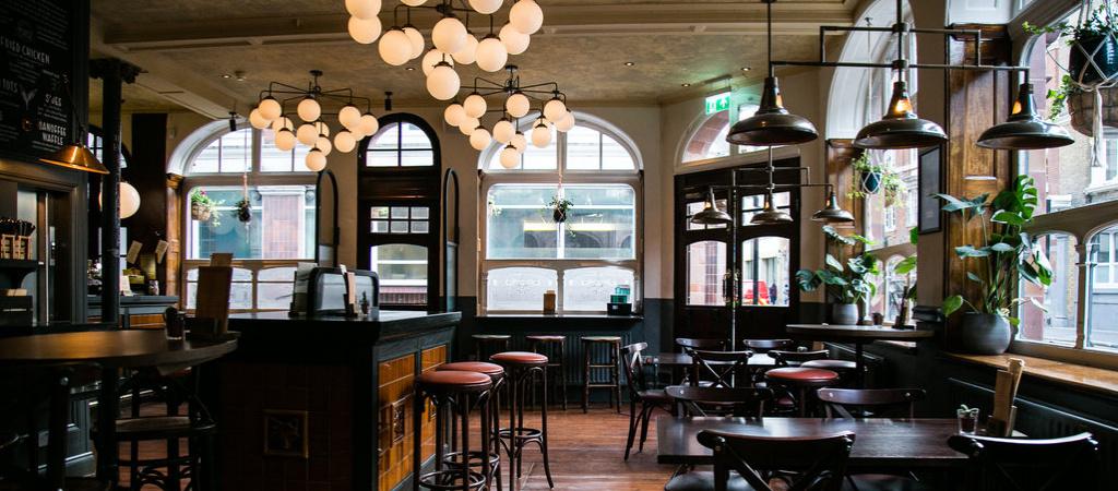 Best Sports Bars in London - The Fox
