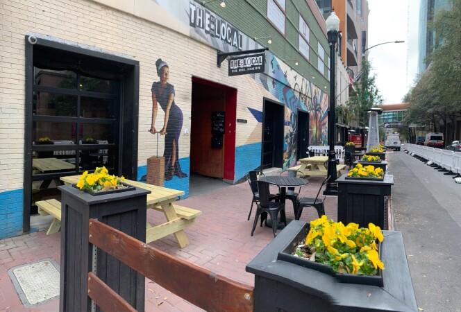 Best Sports Bars in Charlotte - The Local On 5Th