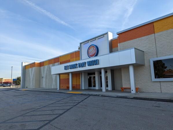 Best Sports Bars in Bakersfield - Dave & Busters @ Bakersfield, Ca