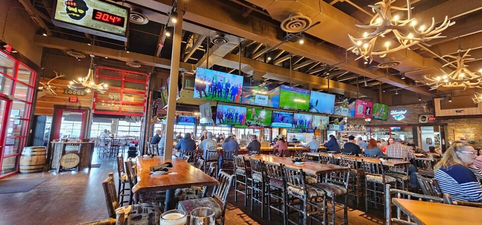 Best Sports Bars in East Ridge - Twin Peaks Restaurant @ Chattanooga