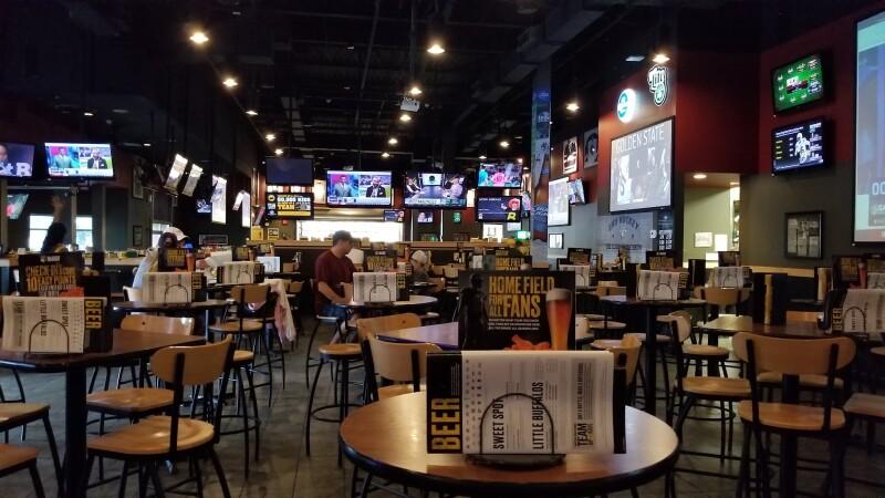 Best Sports Bars in Portsmouth - Buffalo Wild Wings @ Portsmouth, Nh