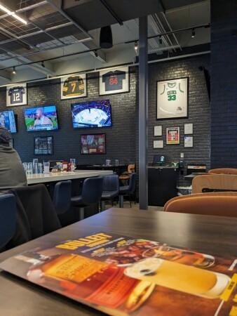 Best Sports Bars in Portsmouth - Buffalo Wild Wings @ Portsmouth, Nh