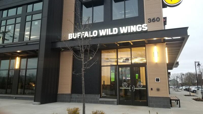 Best Sports Bars in Portsmouth - Buffalo Wild Wings @ Portsmouth, Nh