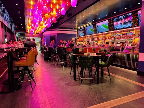 Best Sports Bars in Las Vegas - Flanker Kitchen Sports Bar @ Las Vegas