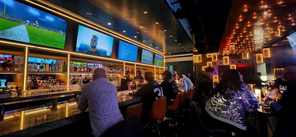 Best Sports Bars in Las Vegas - Flanker Kitchen Sports Bar @ Las Vegas