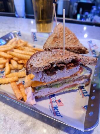 Best Sports Bars in Crystal Lake - Rookies Sports Bar & Grill @ Crystal Lake