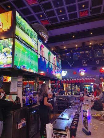 Best Sports Bars in Crystal Lake - Rookies Sports Bar & Grill @ Crystal Lake