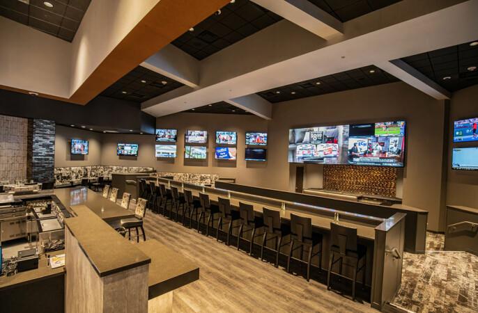 Best Sports Bars in Carterville - Draft Day Sports Lounge @ Wallkers Bluff Casino Resort