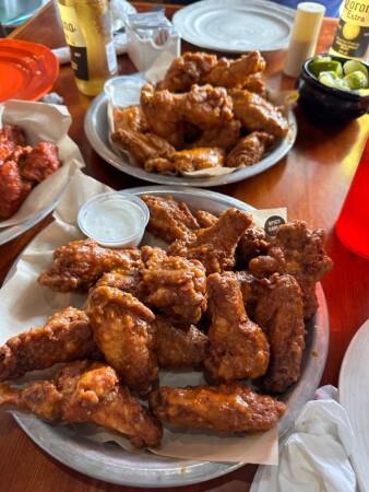 Best Sports Bars in Fairfax - Hooters @ Fairfax Ii