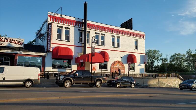 Best Sports Bars in Wisconsin Dells - Showboat Saloon Tugs Kitchen