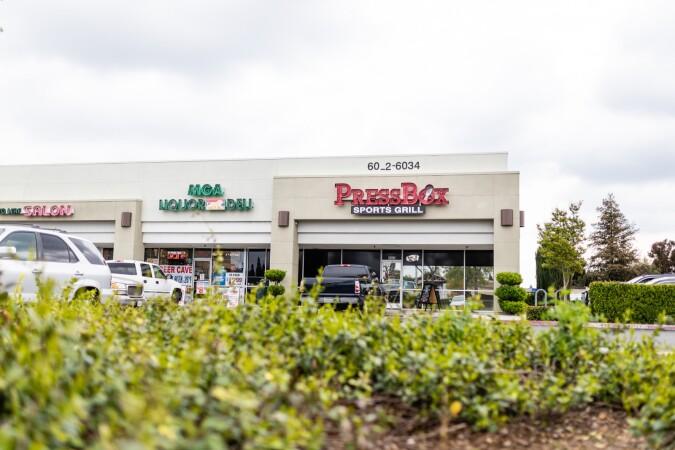 Best Sports Bars in Fresno - Press Box @ Fresno