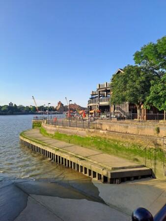 Best Sports Bars in London - Salt Quay