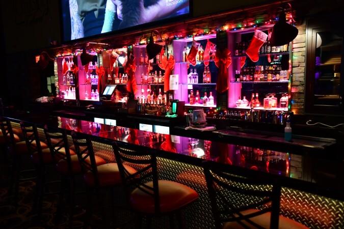 Best Sports Bars in Colmar - Creekside Cabaret