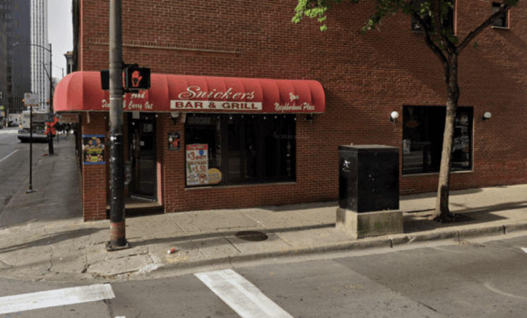 Best Sports Bars in Chicago - Snickers
