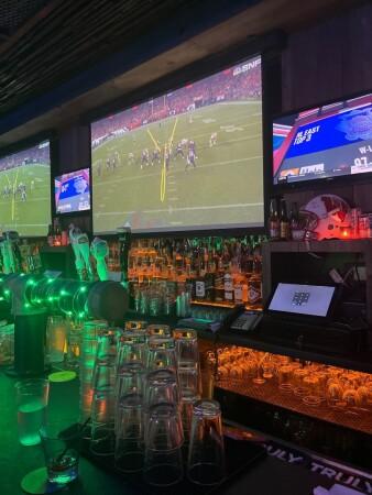 Best Sports Bars in New York - Grayson