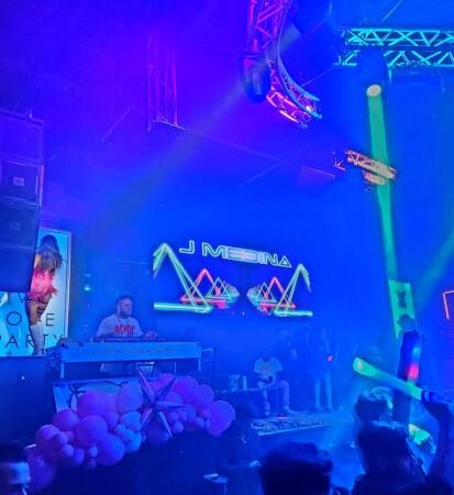 Best Sports Bars in Dallas - Vivo Dallas