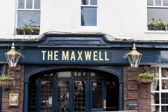 Best Sports Bars in Orpington - The Maxwell