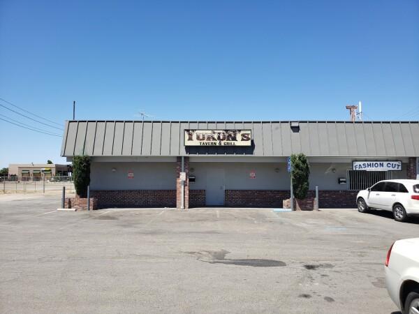 Best Sports Bars in Fresno - Yukons Tavern And Grill